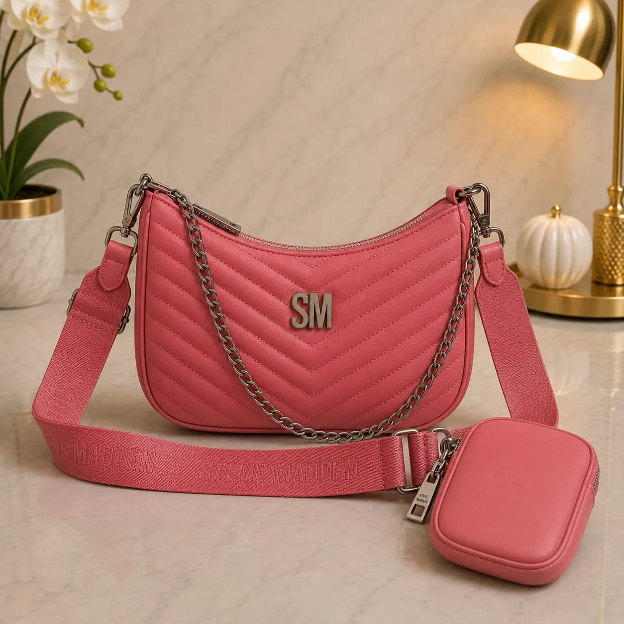 Crossbody Rosa Steve Madden con Strap Deportivo y Monedero