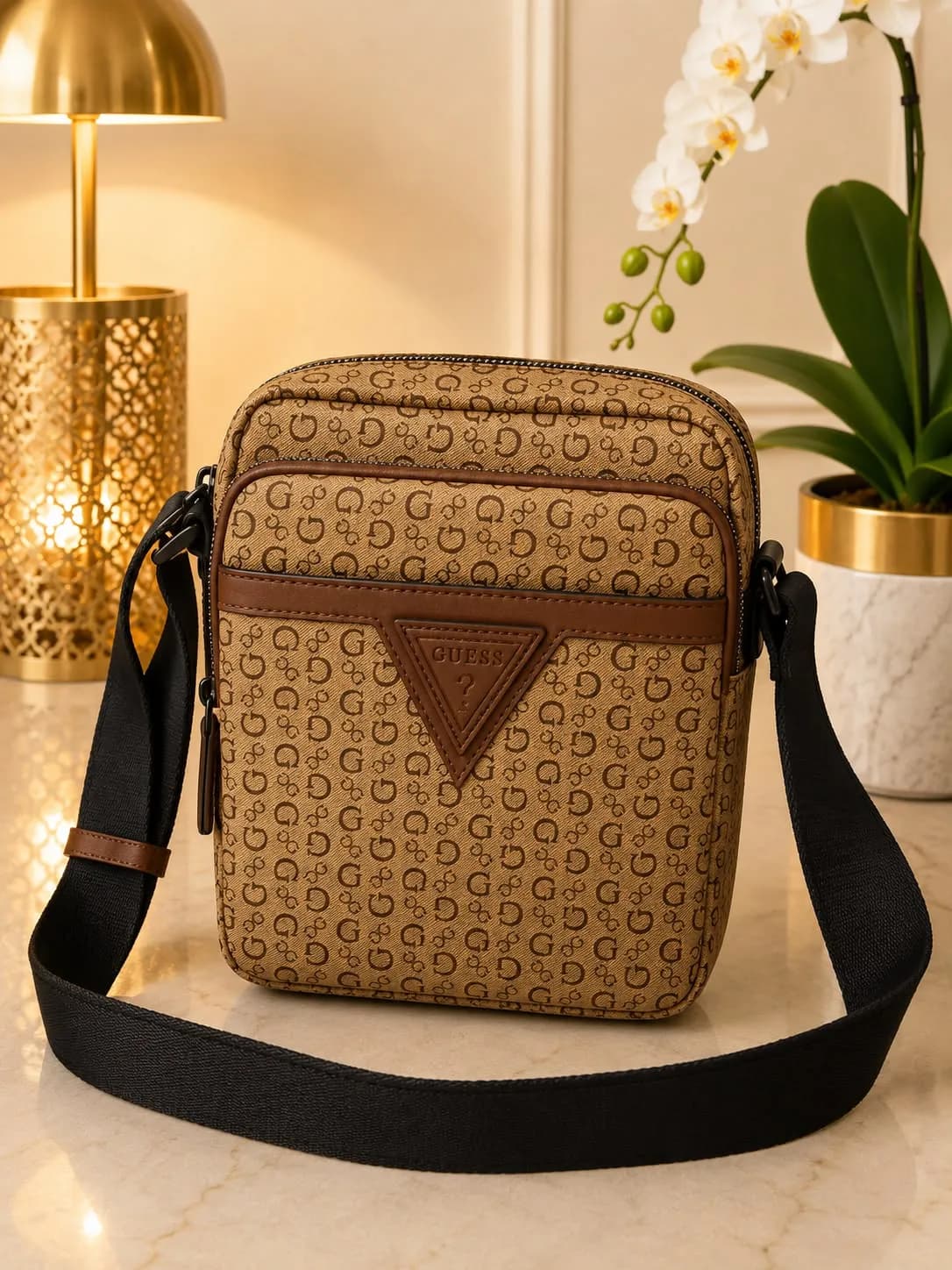 Crossbody Guess Color Cafe Monogrameado Estilo BSG882792